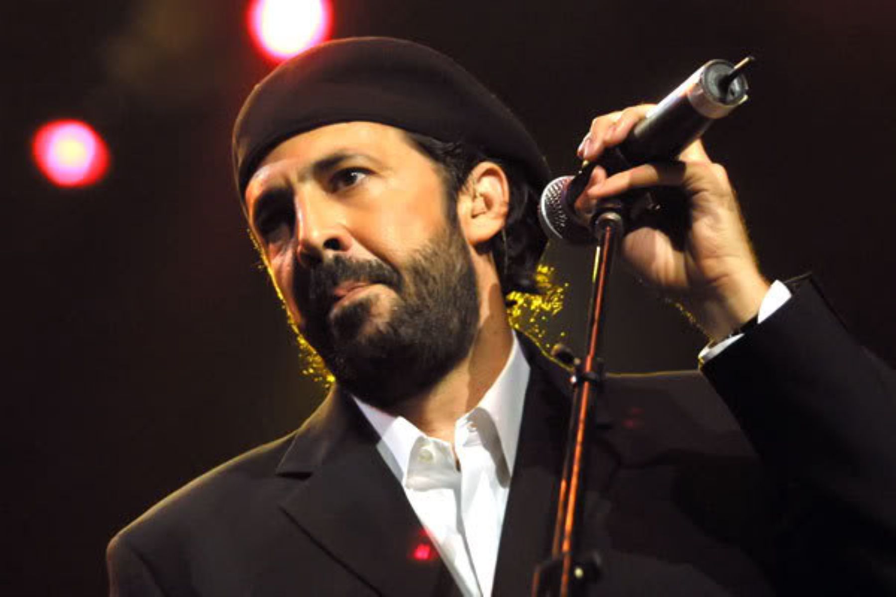 Claro y Samsung te invitan a los salvadoreños a gozar con Juan Luis Guerra y la banda 4.40