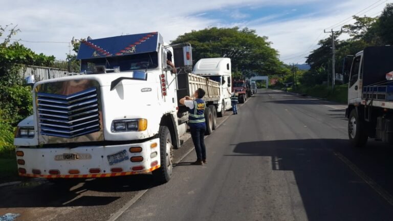 Restringen paso de carga pesada hacia La Libertad por asueto